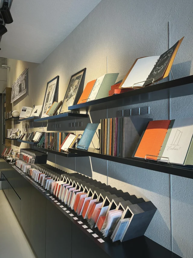 ”PLOTTERのベーシックを皆さんに知っていただきたかったから”
このショップを開いたのはそんな想いがあったから。たくさん種類があるようで、実はとてもシンプル。私たち人間の、温度感ある創造性が、これからの時代もっと大切になってくる中で、それをささやかに応援したい、そんな想いが詰まった「革と紙の世界」
ぜひ、自分のベーシックを見つけにいらしてくださいね。

“Because I wanted everyone to know the basics of PLOTTER”
That's why I opened this shop. While it may seem like there are many varieties, it's actually very simple. As the warmth of human creativity becomes increasingly important in the times ahead, this “world of leather and paper” is filled with the desire to offer modest support for that.
Please come find your own basics.

.
.
.
.
.
.
.
.
#plotter #plotter_life #youareaplotter #プロッター #フラッグシップ #直営店 #原宿 #flagshipstore #yourcreation #yourbasic