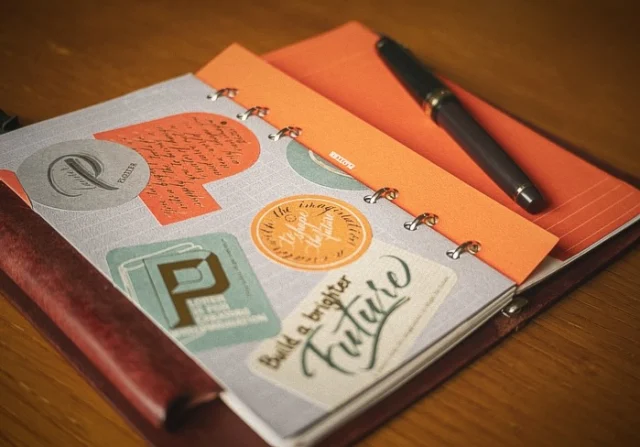 不定期で開催する店頭イベントだけにお目見えするステッカーたち。今年もいろいろな場所てお目にかかれると思います。

These stickers make appearances only at our irregularly held in-store events. We expect to see them in various locations again this year.
.
.
.
.
.
.
.
.
.
#plotter #plotter_life #drawtoday #shapetomorrow #planner