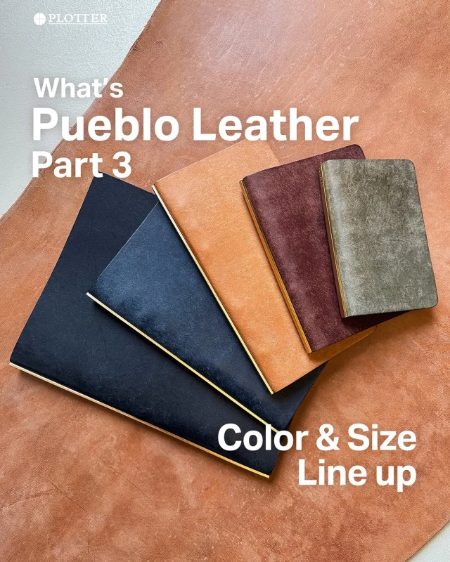 【プエブロのラインナップ】

「育てる」を、日常に。📖✨

使うほどに深みのある佇まいに変化する、PLOTTERの代表的なレザー「プエブロ」。

最初は和紙のようにマットでサラサラとした質感。
そこから毎日手に触れることで、 数ヶ月後には驚くほどのツヤと深い色味を纏っていきます。

この劇的なエイジングこそ、プエブロ最大の魅力。
あなたの歩む時間が、そのまま革の表情になっていきます。

【サイズ展開】 
A5 / バイブル / ナロー / ミニ / ミニ5 用途に合わせて選べる5サイズ展開！

【カラーバリエーション】 
ブラック / ブラウン / ネイビー / ベージュ （※ミニ5サイズのみ、限定のグリーンも♪）

特別なメンテナンスは必要ありません。
「今日は何を書き込もう？」と手に取って、 たくさん触れてあげることが一番のケアになります。

色の変化のプロセスも、自分だけの宝物に。 

あなただけのレザーバインダーを、じっくりと育ててみてくださいね。

#plotter_life
#what_is_plotter