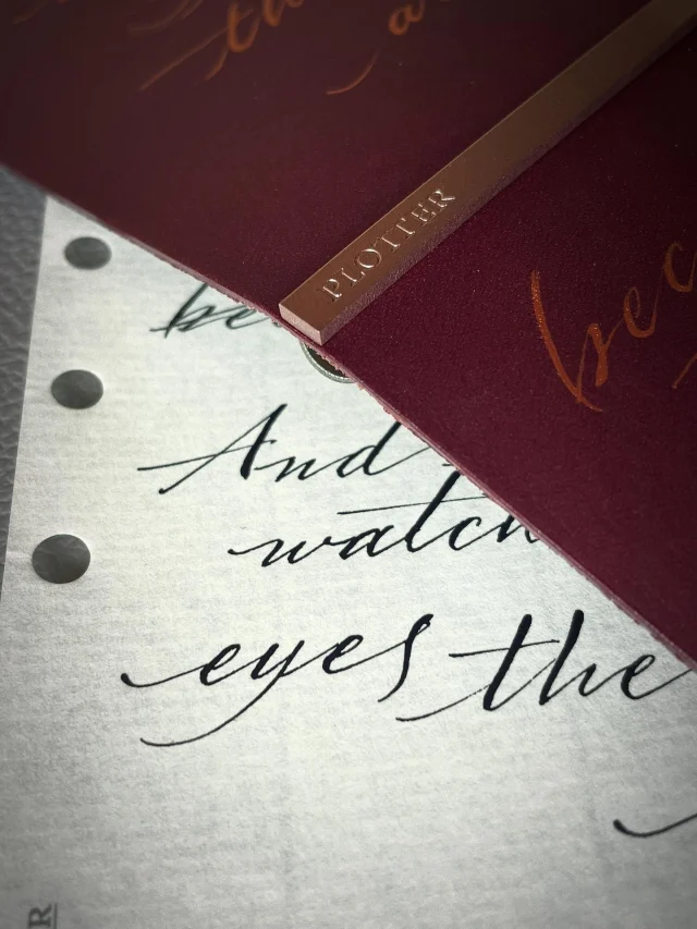 文字は人類最大のクリエイティブツール。文字ができて、言葉ができて、遠い場所とのコミュニケーションができる。クリエイティブツールを創るPLOTTERにとって、文字はとても大切にしたいデザインであり、機能です。

Writing is the ultimate creative tool of humanity. It began with characters, evolved into language, and eventually enabled us to communicate across vast distances. For PLOTTER, a creator of tools for the mind, 'writing' is a sacred intersection of design and function—one that we will always cherish and uphold.
.
.
.
.
.
.
.
.
.
.
.
#plotter #plotter_life #drawtoday #shapetomorrow #ミニサイズ